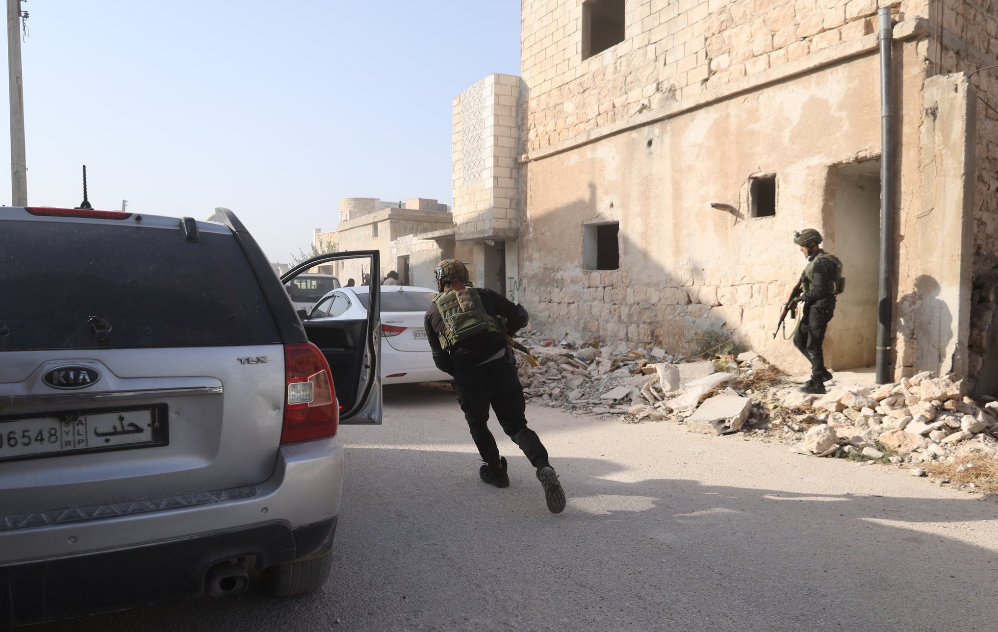 خلايا لـ"داعش" في سوريا والداخلية تعلن تفكي&#